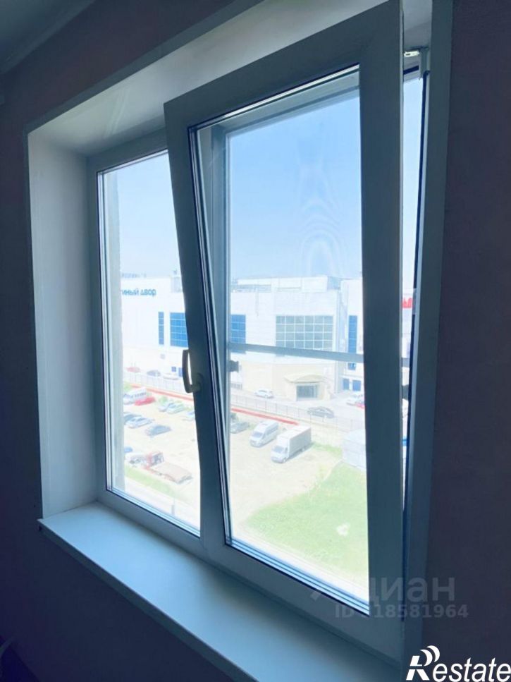 2-комн квартира улица Завенягина, 3,  д. 3