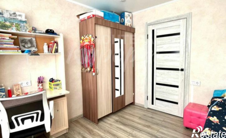 4-комн квартира Лесопарковая улица, 94,  д. 94