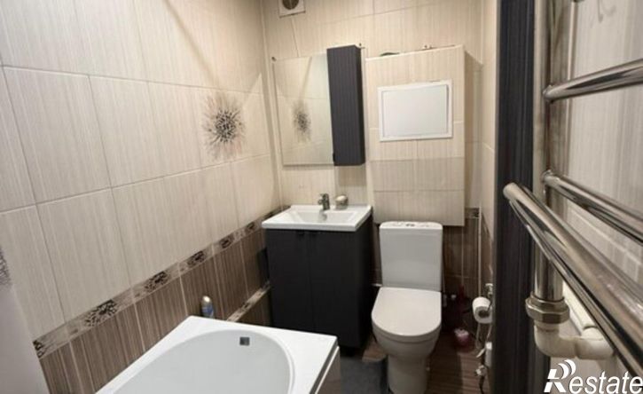 3-комн квартира ул Казакова, 10,  д. 10