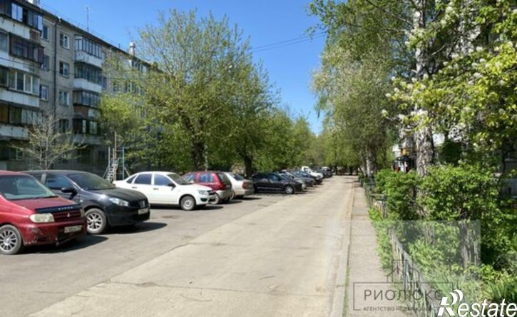 1-комн квартира улица Доменщиков, 9/3,  д. 9/3