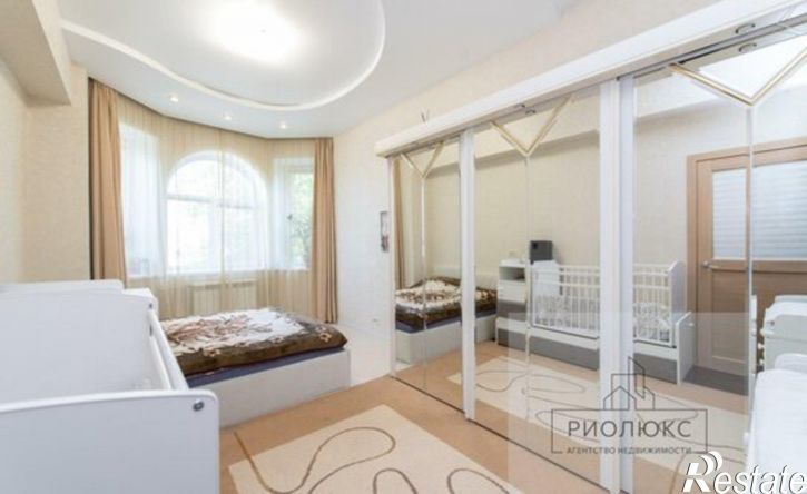 3-комн квартира улица Менделеева, 4,  д. 4