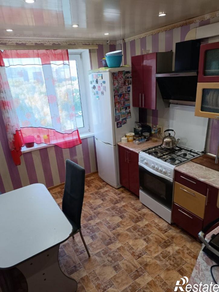 3-комн квартира ул Завенягина, 1,  д. 1