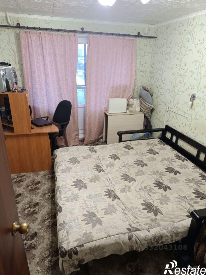 3-комн квартира ул Завенягина, 1,  д. 1