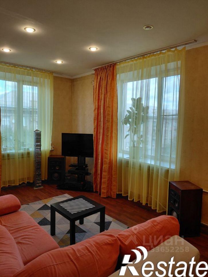 3-комн квартира Ленинградская улица, 33,  д. 33