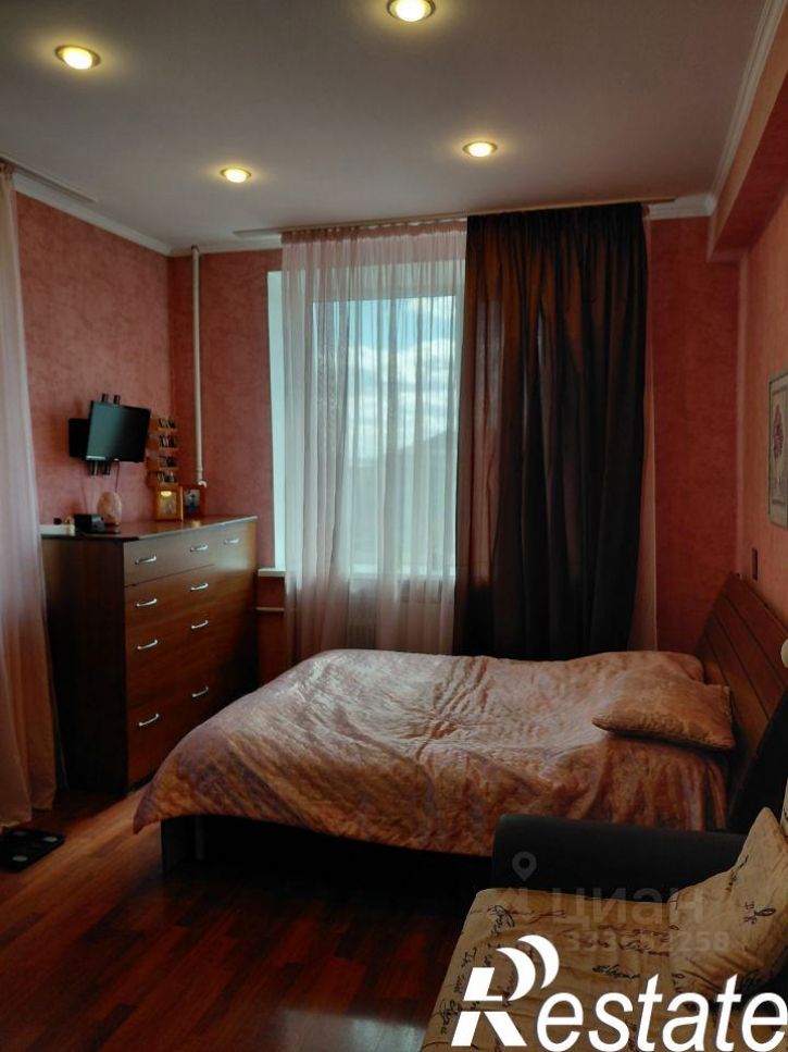 3-комн квартира Ленинградская улица, 33,  д. 33
