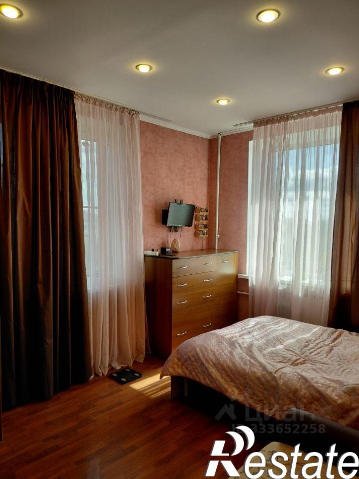 3-комн квартира Ленинградская улица, 33,  д. 33